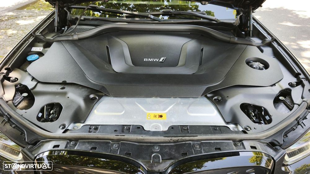 BMW iX3 M Sport Impressive - 19
