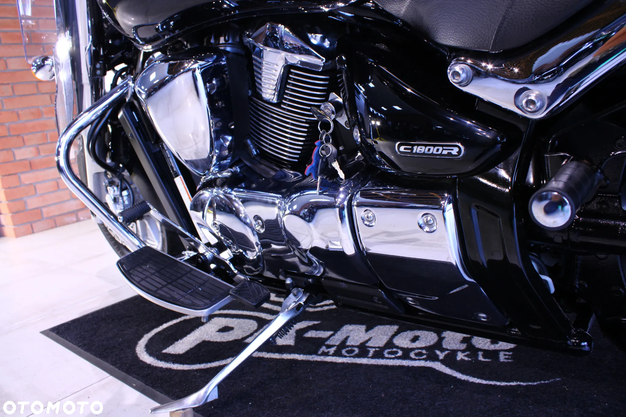 Suzuki Intruder - 30