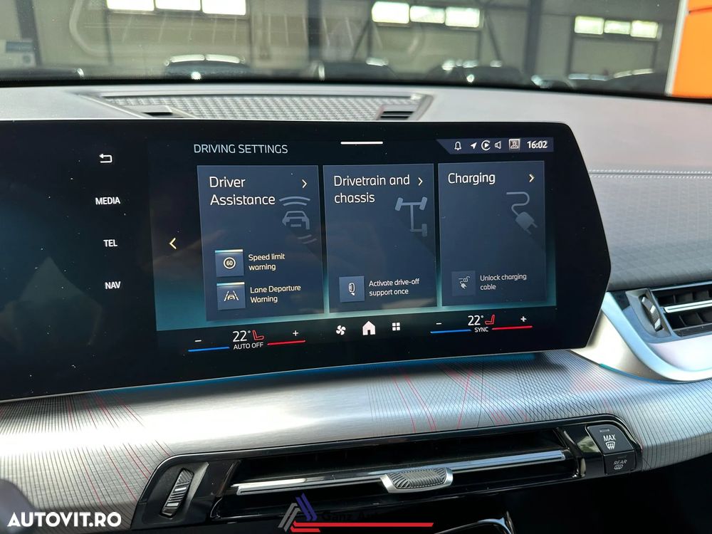 BMW iX2 eDrive20 - 23