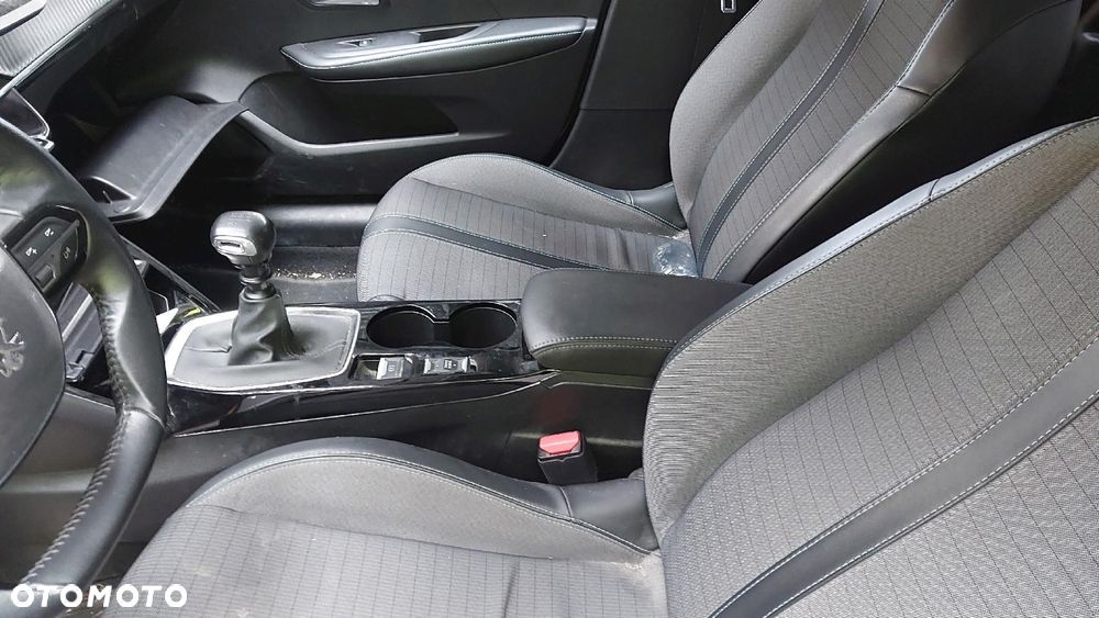 Peugeot 208 PureTech 100 Allure Pack - 11