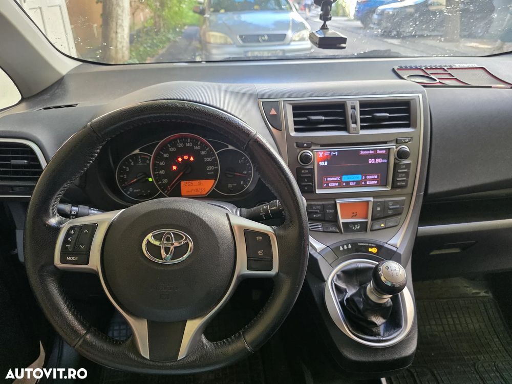 Toyota Verso - 2