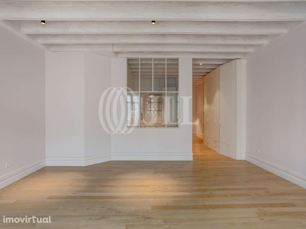 Apartamento T3 na Rua Mouzinho da Silveira, no Porto - Grande imagem: 5/29