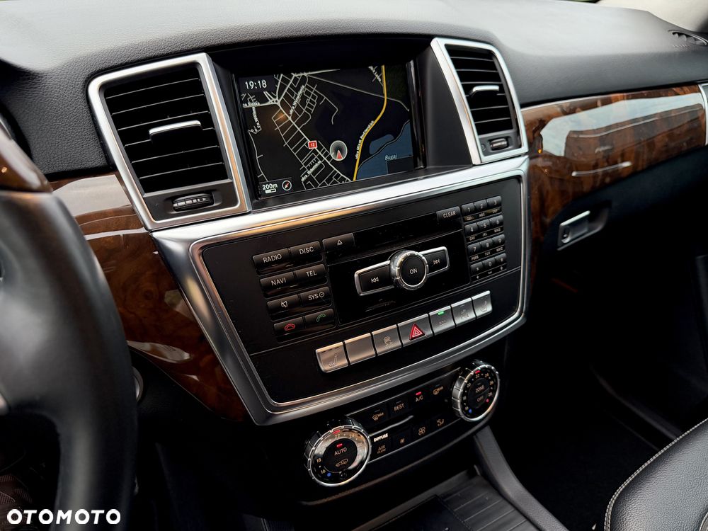Mercedes-Benz ML - 21