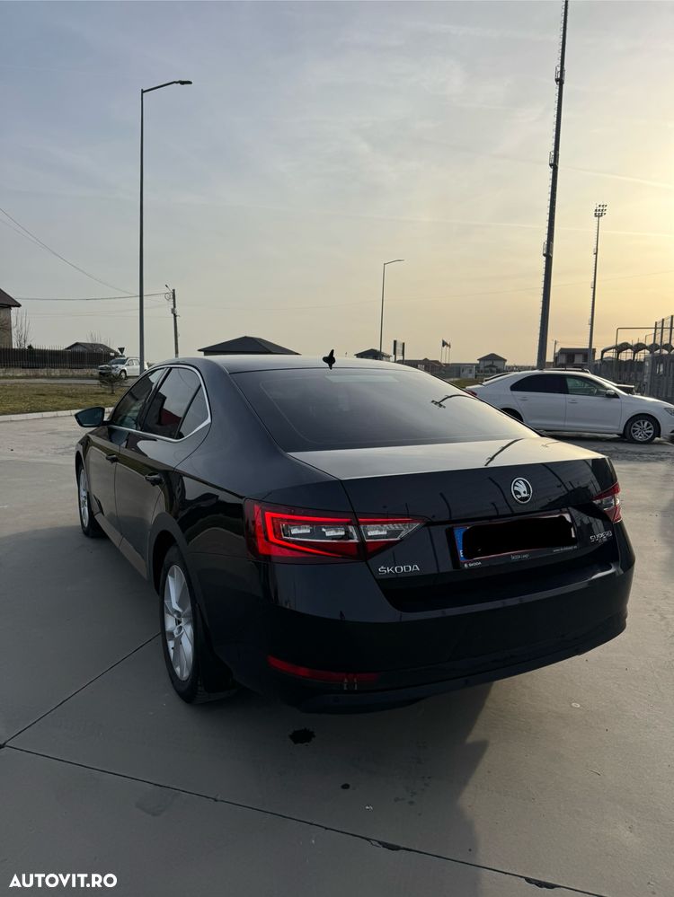 Skoda Superb 1.5 TSI ACT DSG Ambition - 25