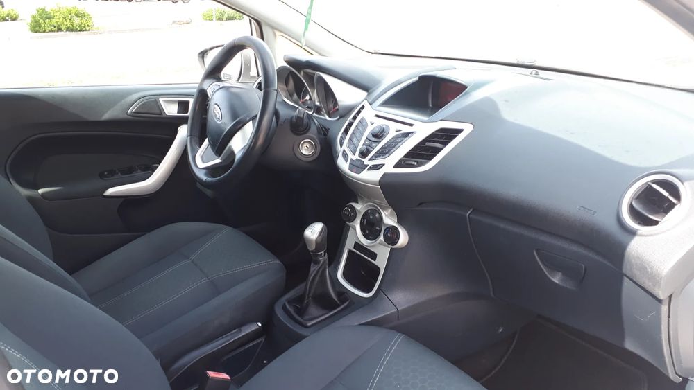 Ford Fiesta 1.25 Titanium EU5 - 9