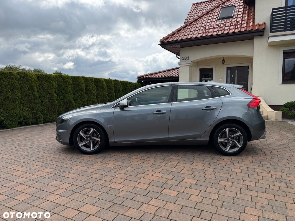 Volvo V40 D2 Drive-E R-Design Momentum - 2