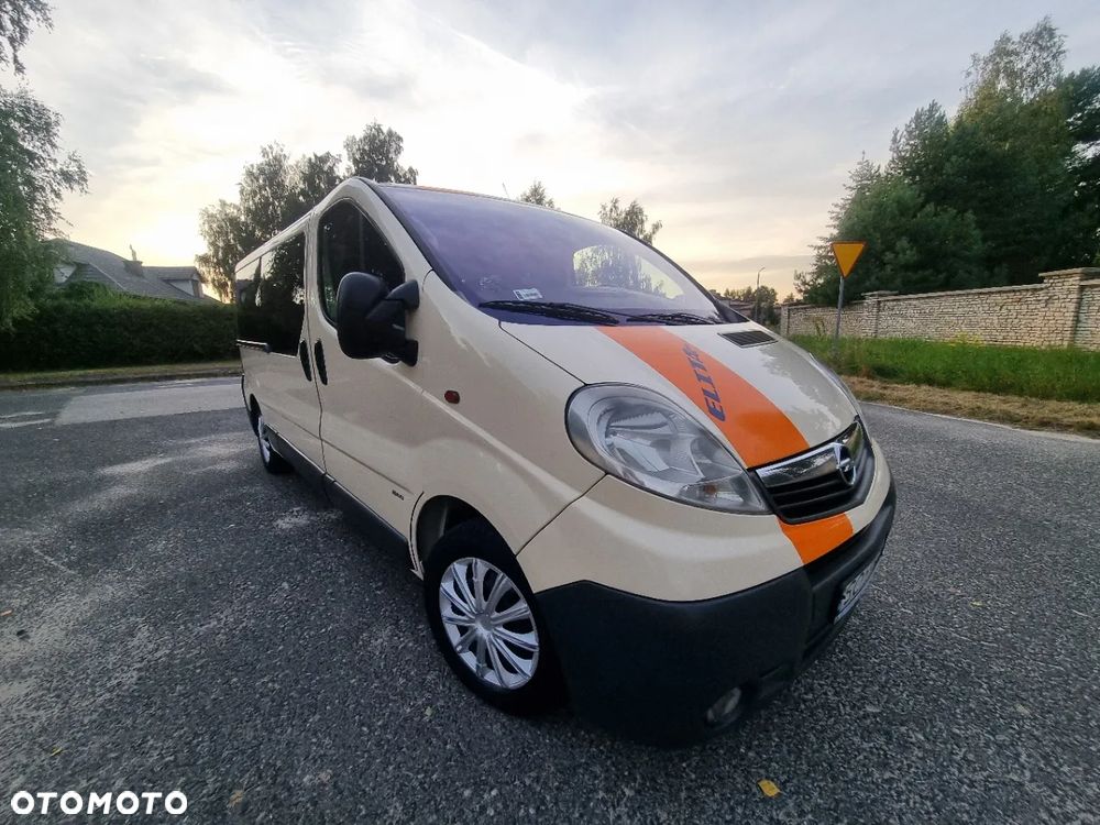 Opel Vivaro - 1