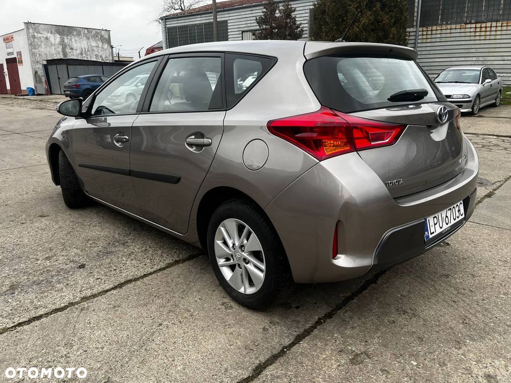 Toyota Auris - 11