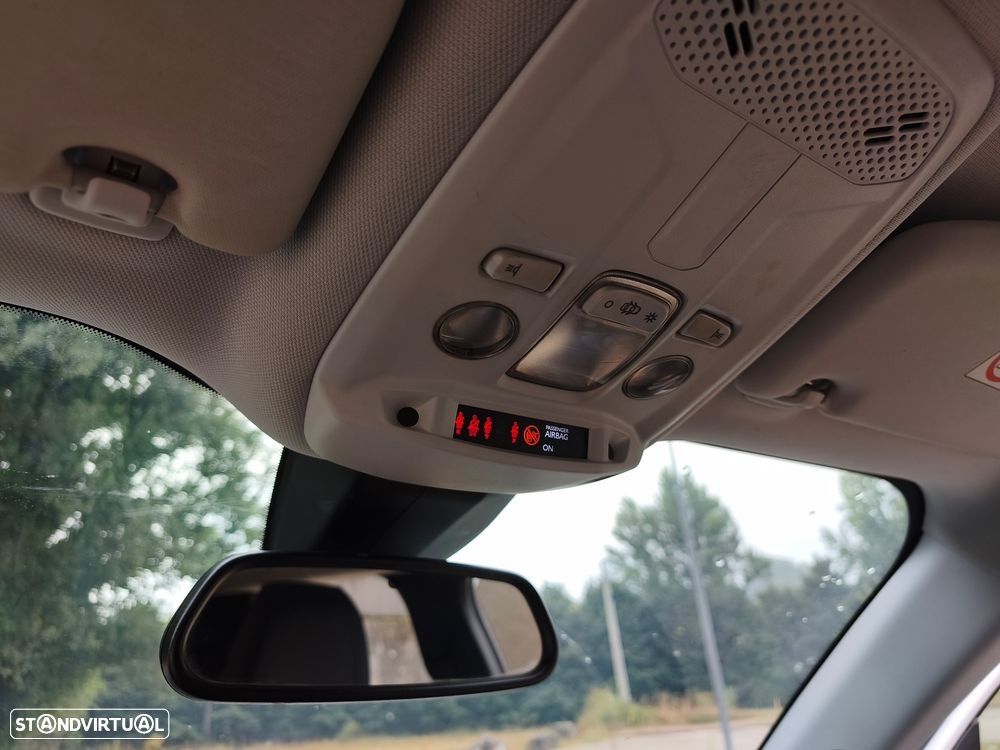 Peugeot 2008 BlueHDi 110 Allure Pack - 27