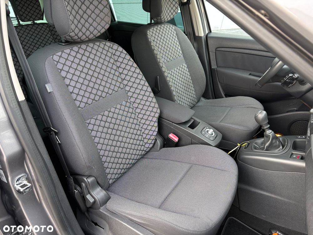 Renault Scenic 1.6 16V 110 Dynamique - 27