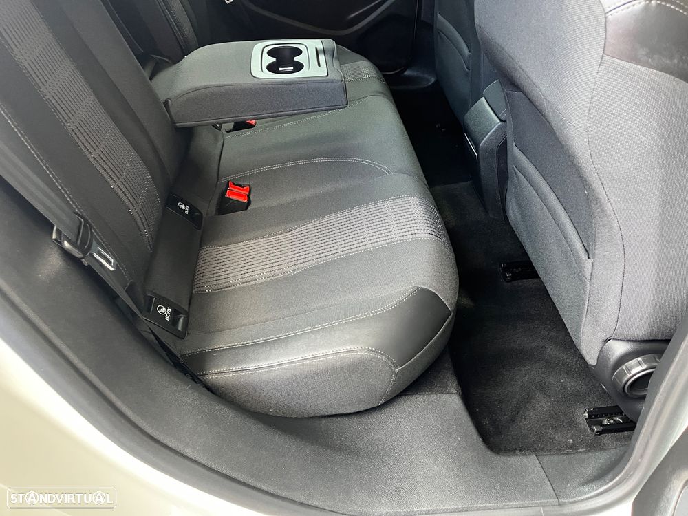 Peugeot 308 PureTech 130 GPF EAT8 Stop & Start Allure Pack - 28