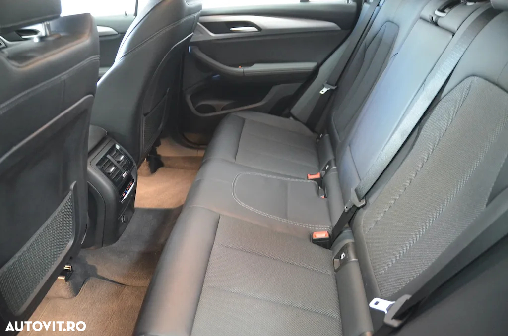 BMW X3 xDrive20d AT Advantage - 12