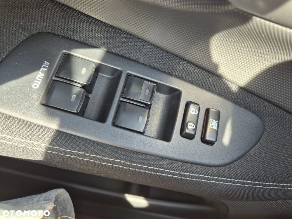 Toyota Auris - 11