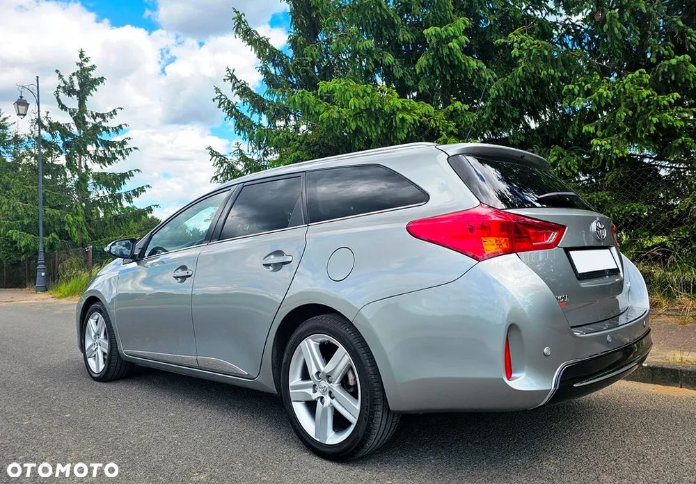 Toyota Auris 1.6 Prestige - 33