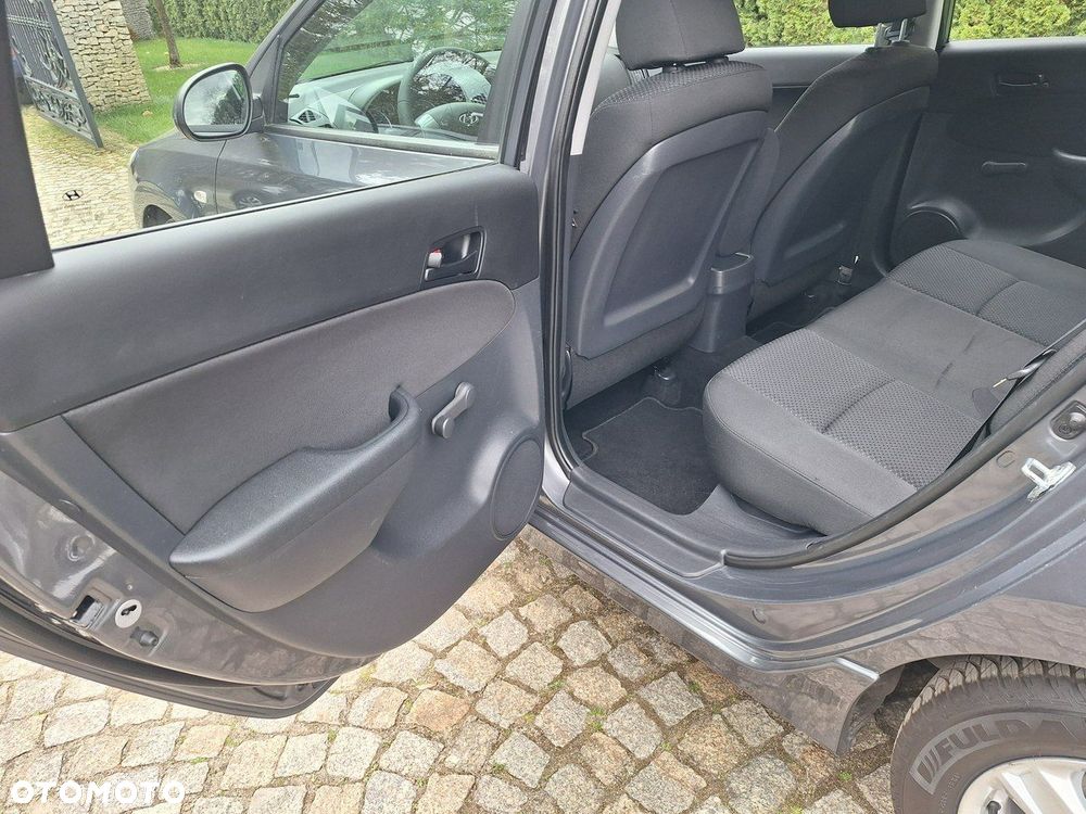 Hyundai i30 1.4 FIFA WM Edition - 19