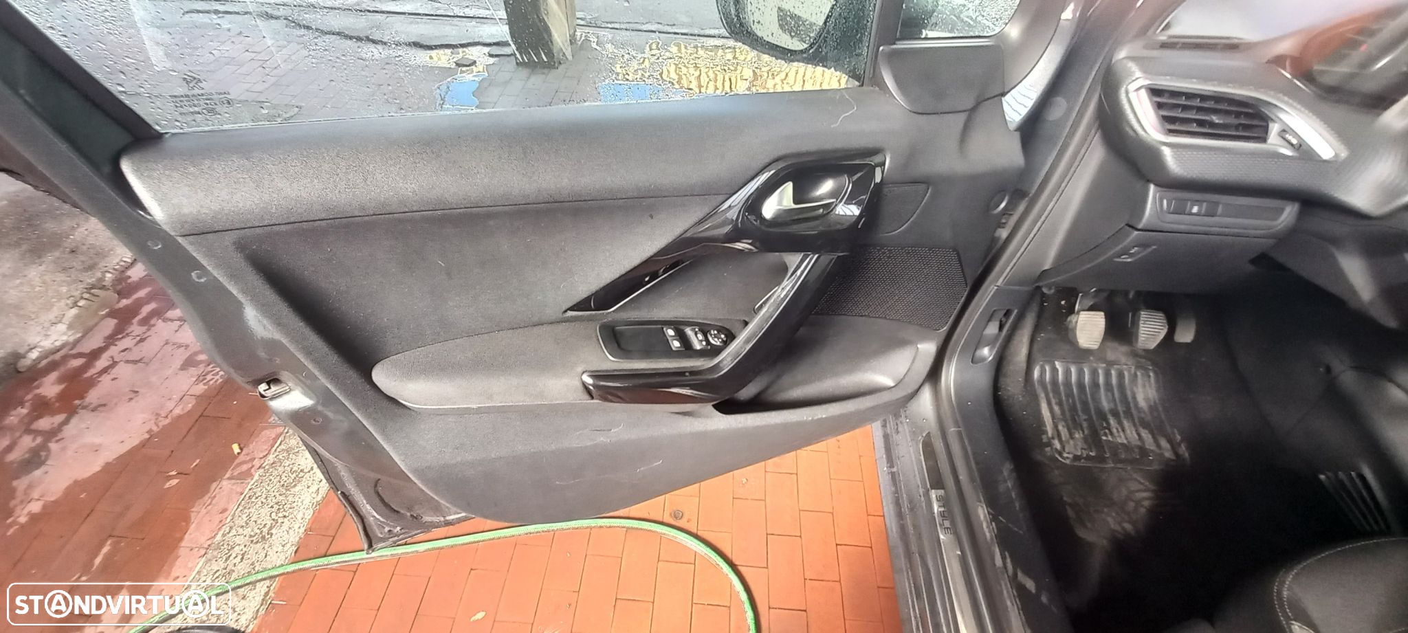 Peugeot 208 1.2 PureTech Style - 5