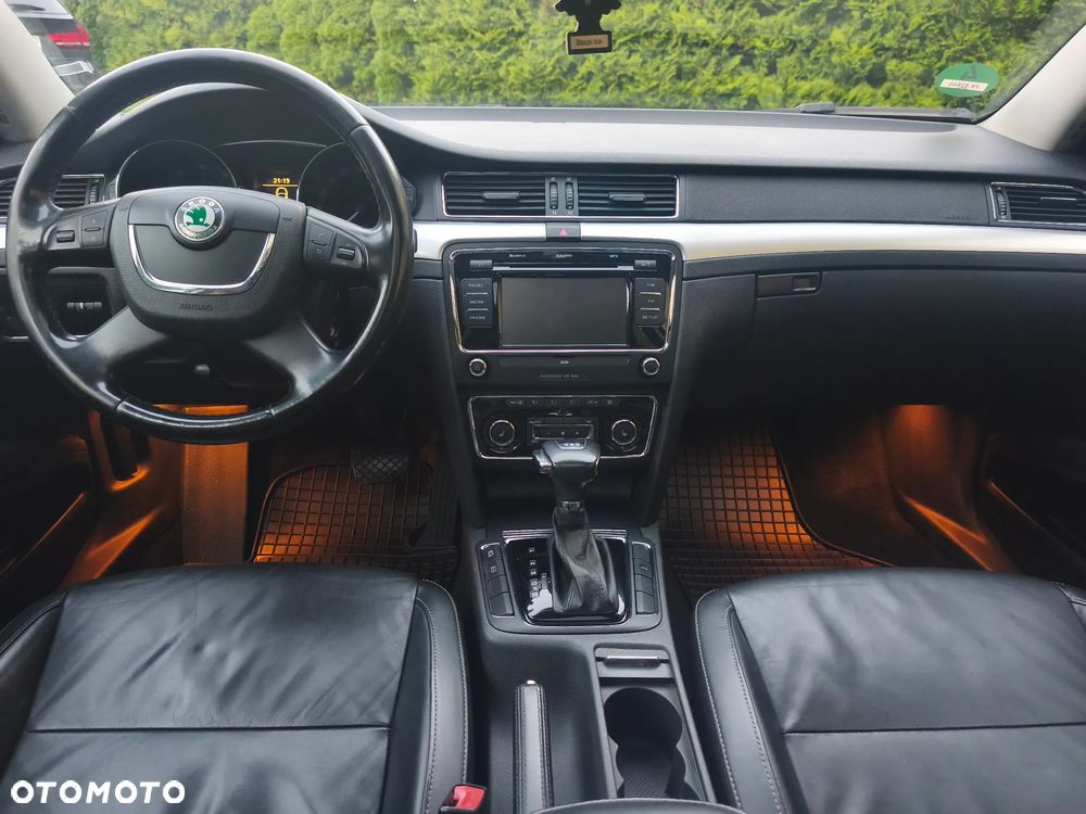 Skoda Superb 1.8 TSI DSG Comfort - 24