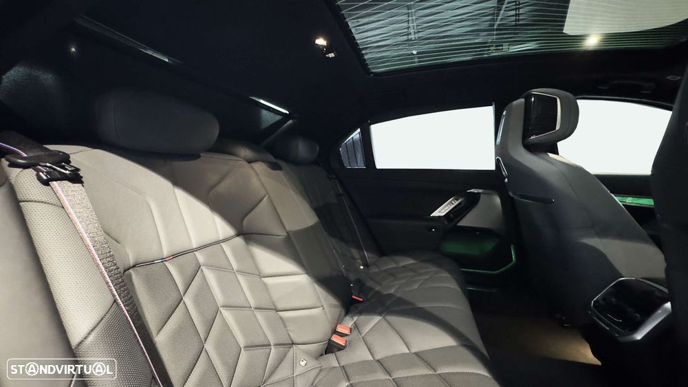 BMW i7 xDrive60 Pack Desportivo M - 18
