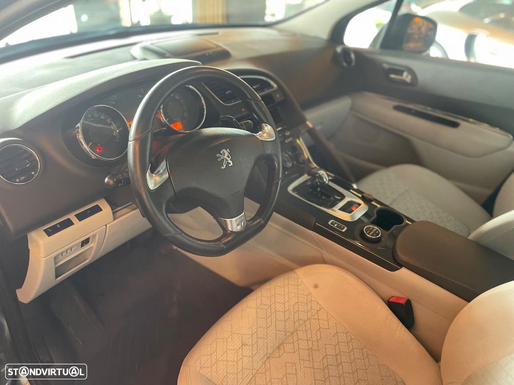 Peugeot 3008 2.0 HDi Hybrid4 - 7