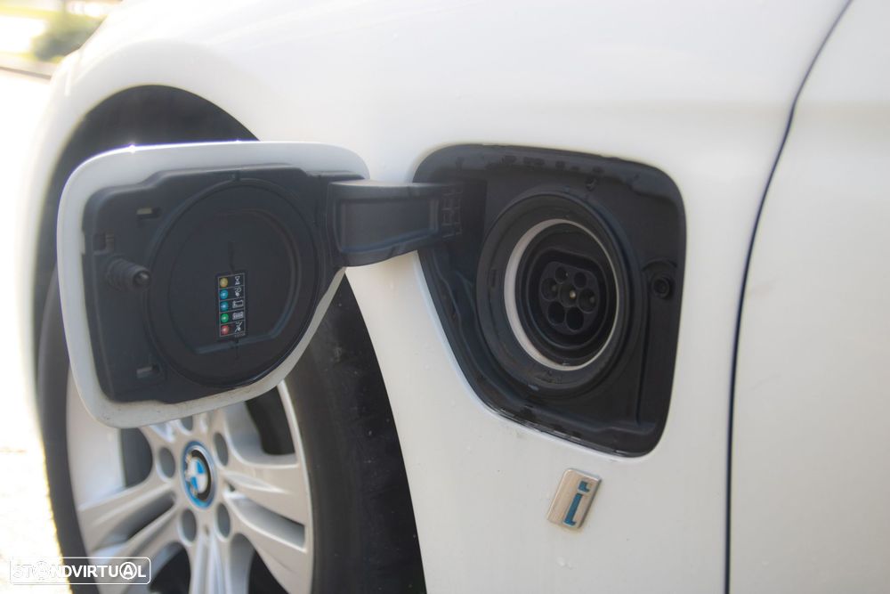 BMW 330 e iPerformance Line Sport - 7