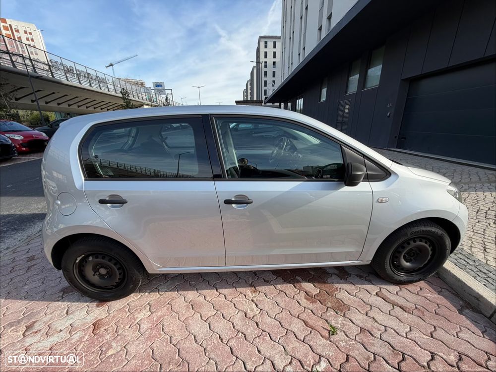 VW Up! 1.0 Take - 4