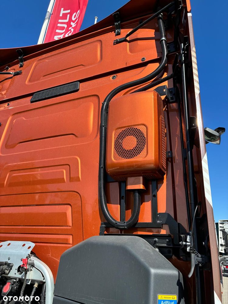 Renault T480 HIGH SLEEPER CAB - 10