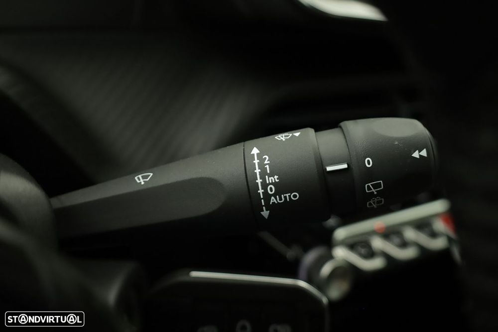Peugeot 208 1.2 Hybrid Allure e-DCS6 - 19