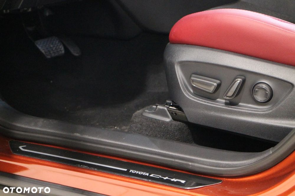 Toyota C-HR 2.0 PHEV Dynamic Force Tokyo Edition - 11