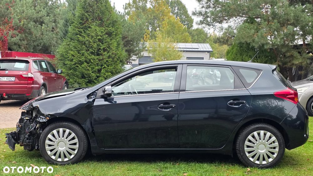 Toyota Auris 2014 photo 5