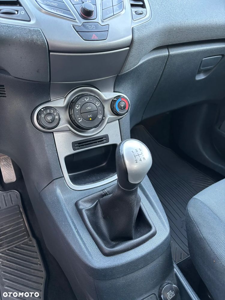 Ford Fiesta 1.4 Trend - 19