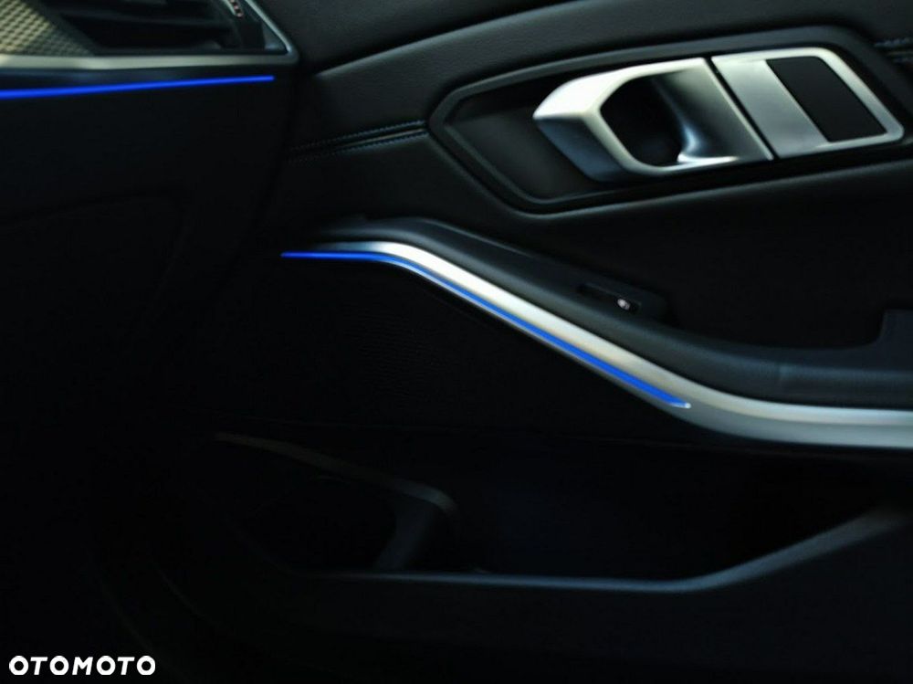 BMW Seria 3 320i M Sport - 39