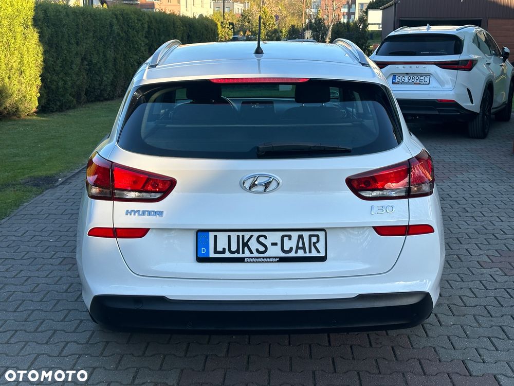Hyundai i30 blue Kombi 1.4 Trend - 35