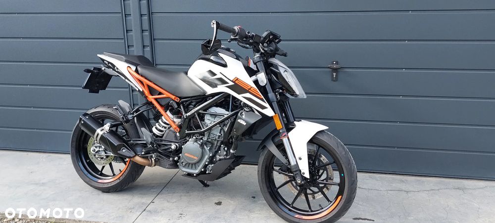 KTM Duke 125 - 21