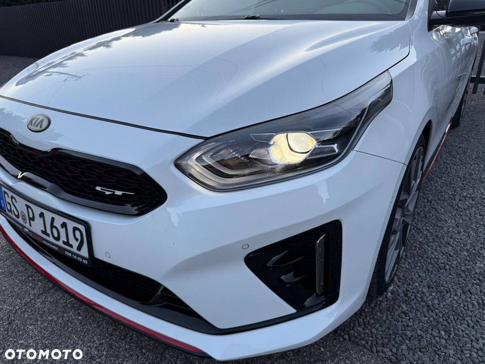 Kia ProCeed - 10