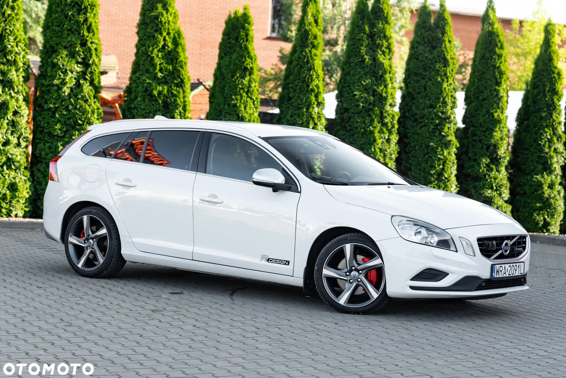 Volvo V60 D5 AWD R-Design - 3