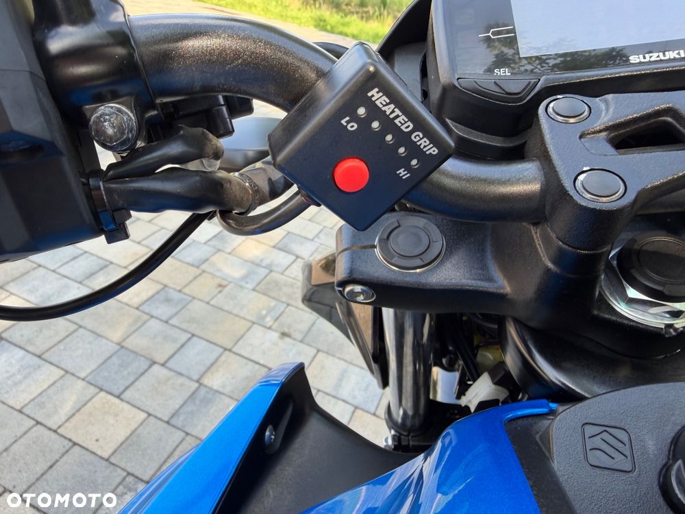Suzuki GSX - 8