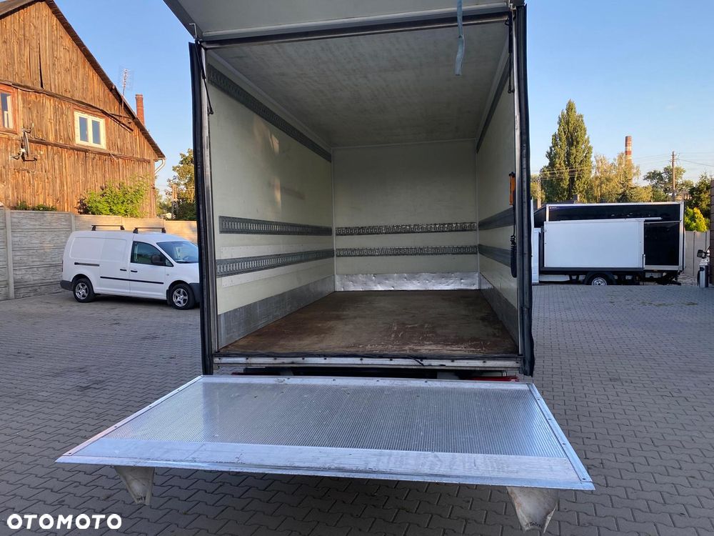 Mercedes-Benz Sprinter - 20