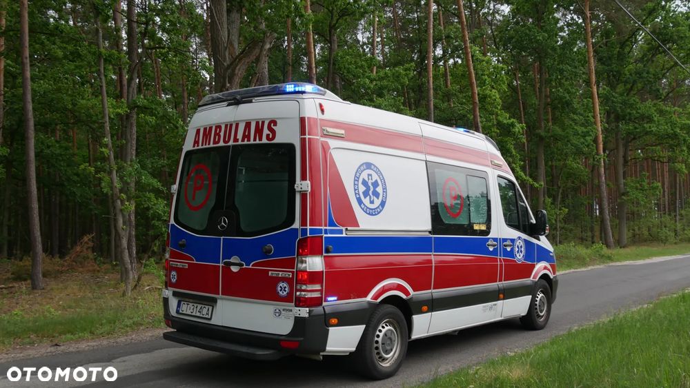 Mercedes-Benz Sprinter Ambulans - 2