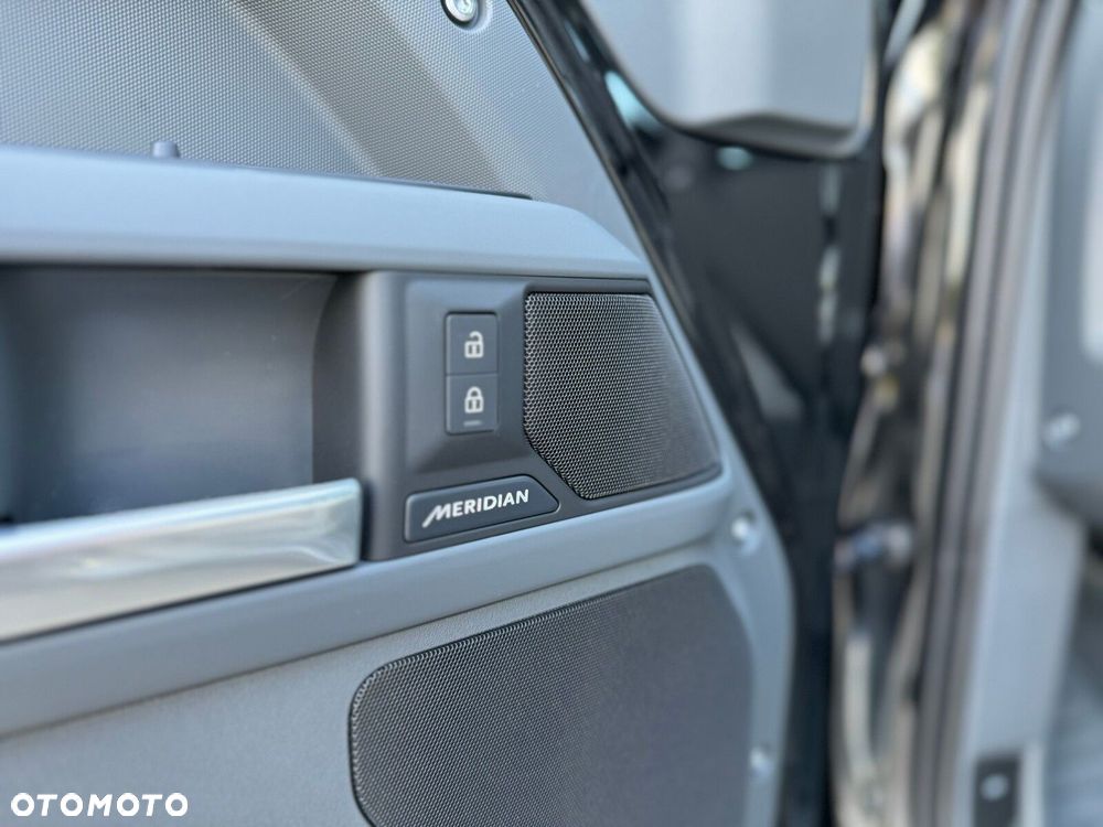 Land Rover Defender - 14