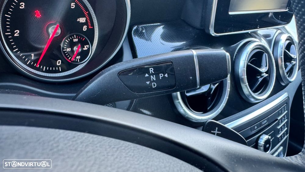 Mercedes-Benz CLA 200 Shooting Brake d 7G-DCT Urban - 16