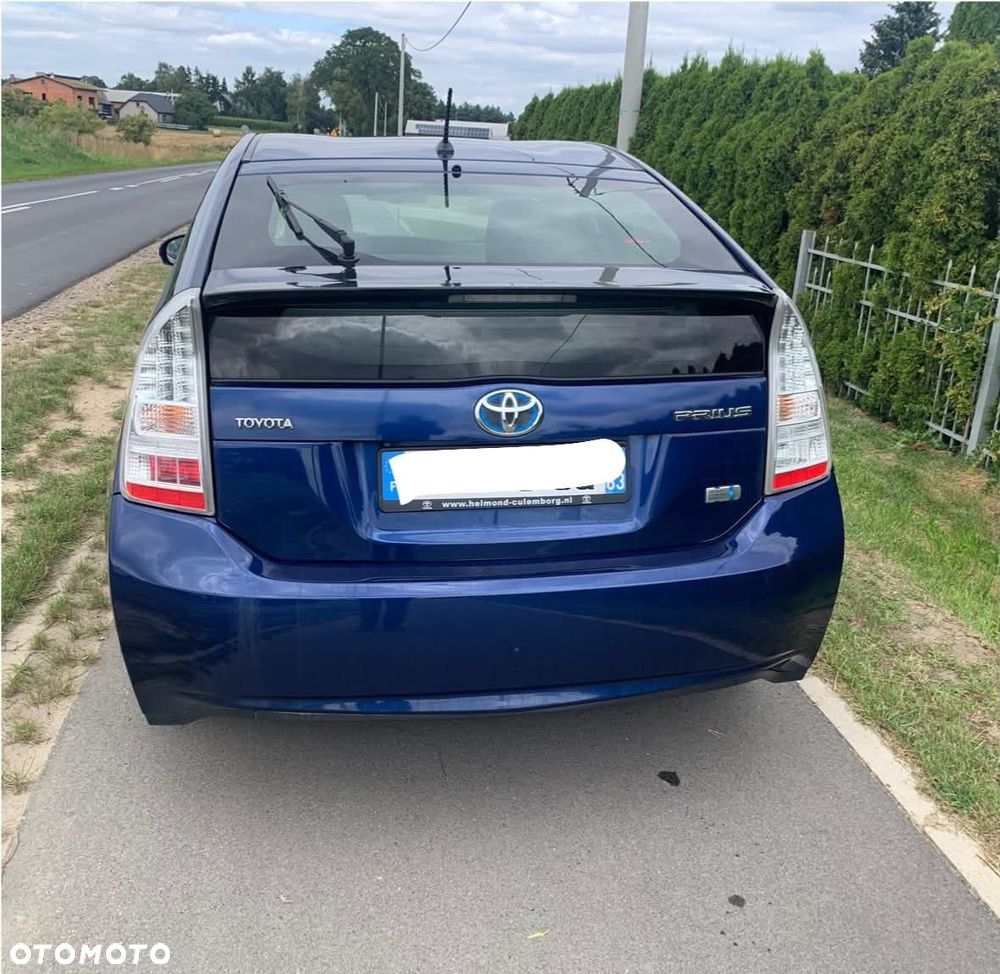 Toyota Prius - 4