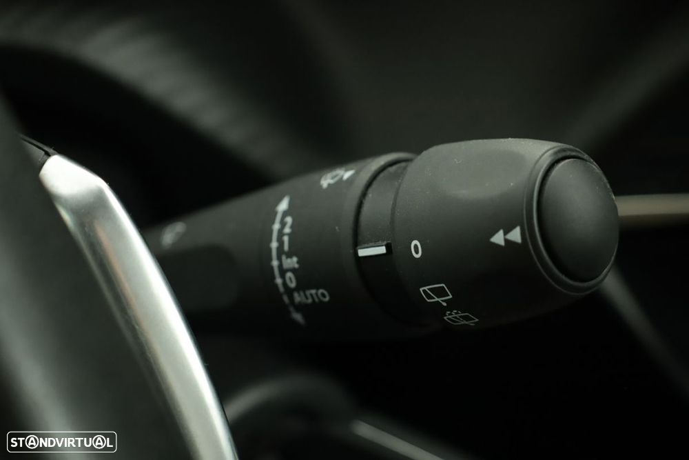 Peugeot 208 1.2 PureTech Allure EAT8 - 18