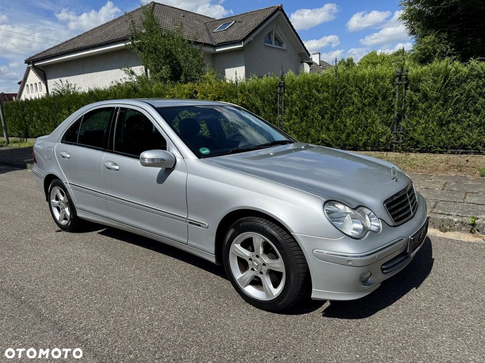 Mercedes-Benz Klasa C 180 Kompressor Automatik Avantgarde Sport Edition - 3