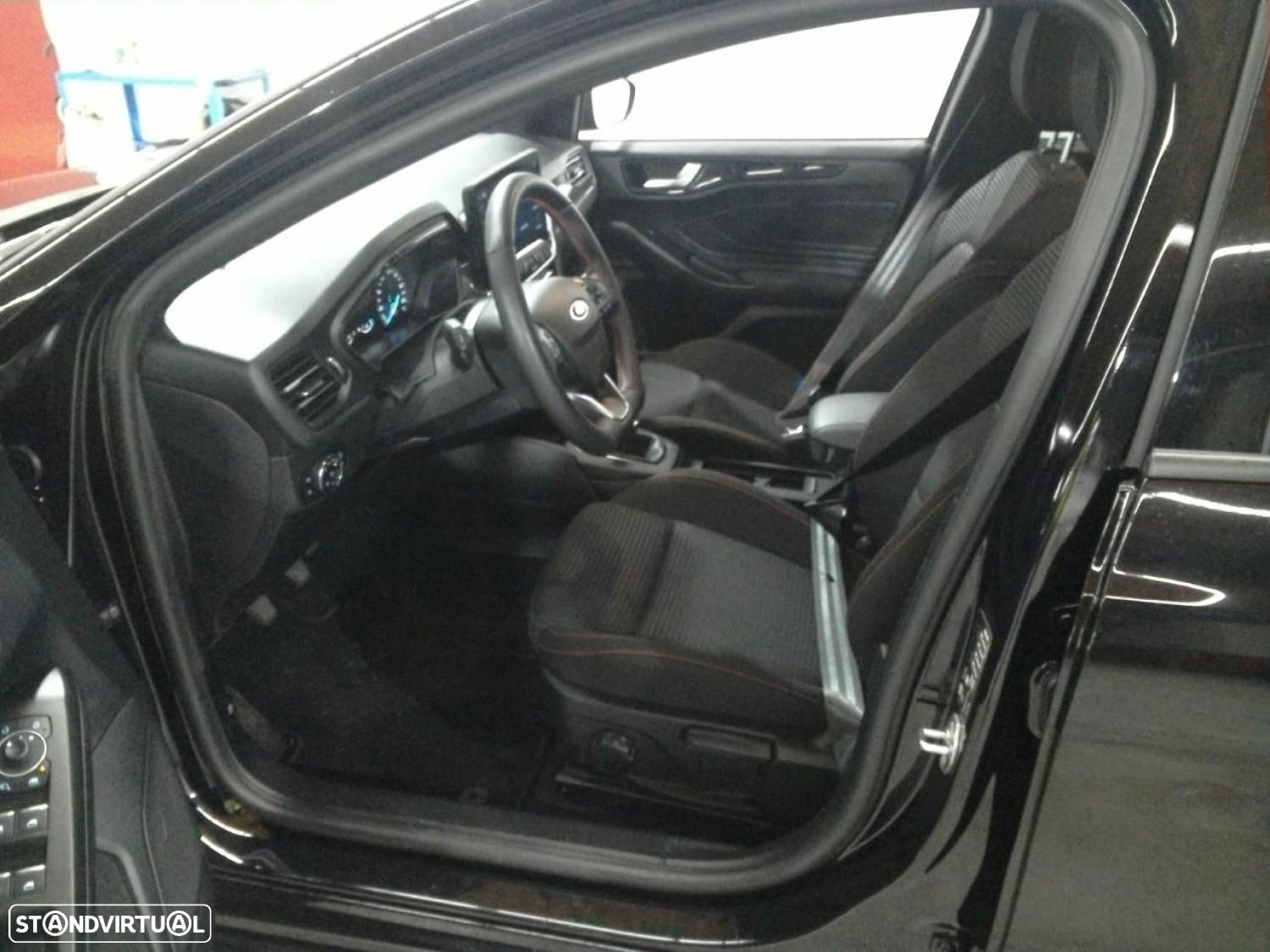 Ford Focus 1.0 EcoBoost MHEV ST-Line - 4