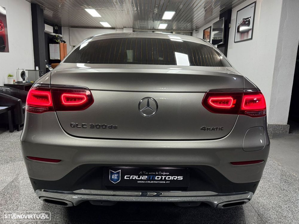 Mercedes-Benz GLC 300 de Coupe 4Matic 9G-TRONIC AMG Line Plus - 9