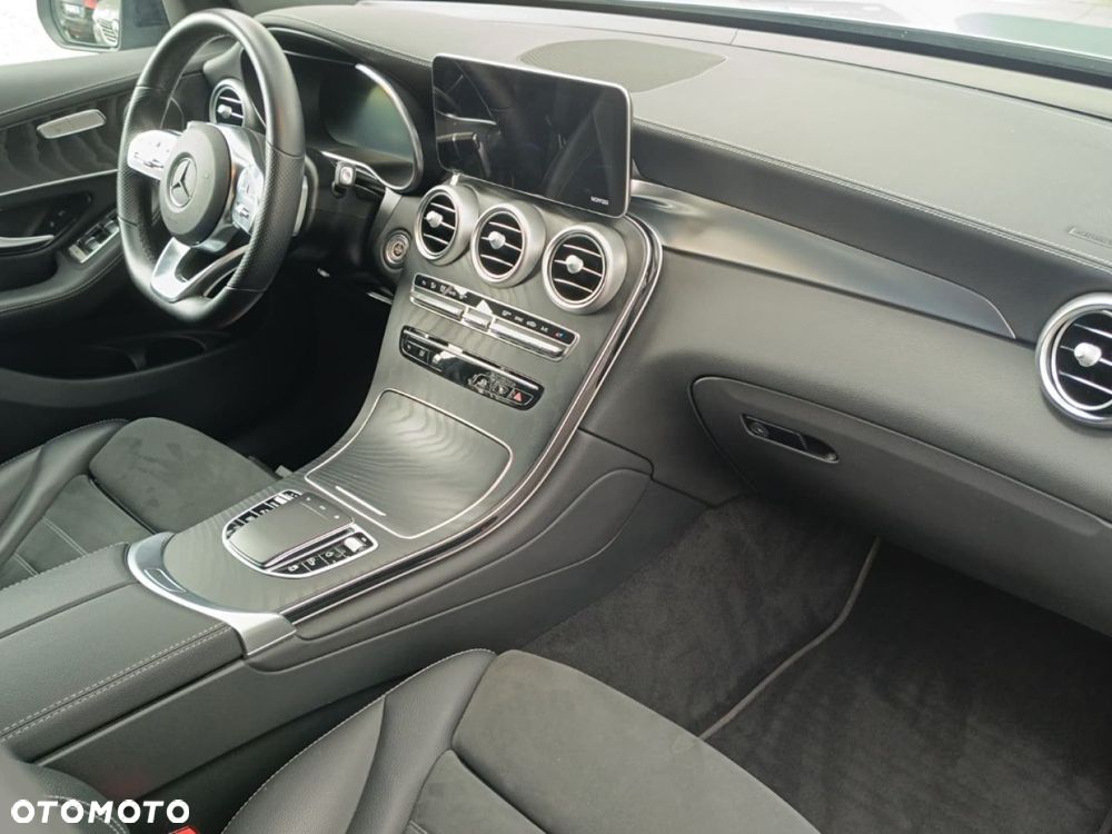 Mercedes-Benz GLC - 30