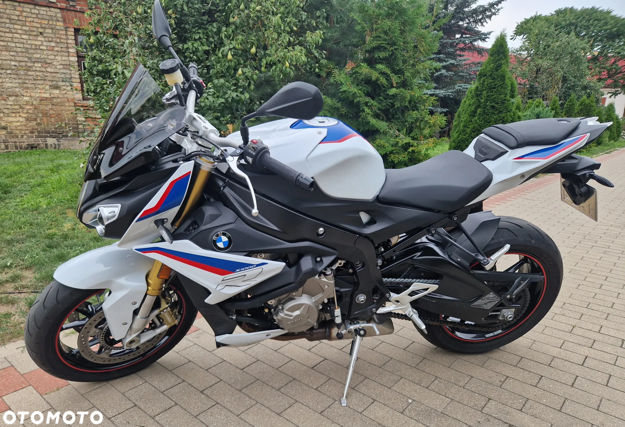 BMW S - 2
