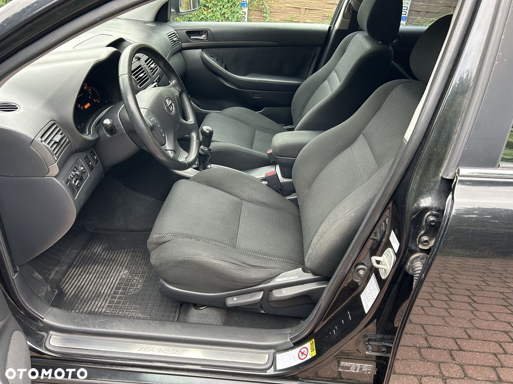 Toyota Avensis - 6