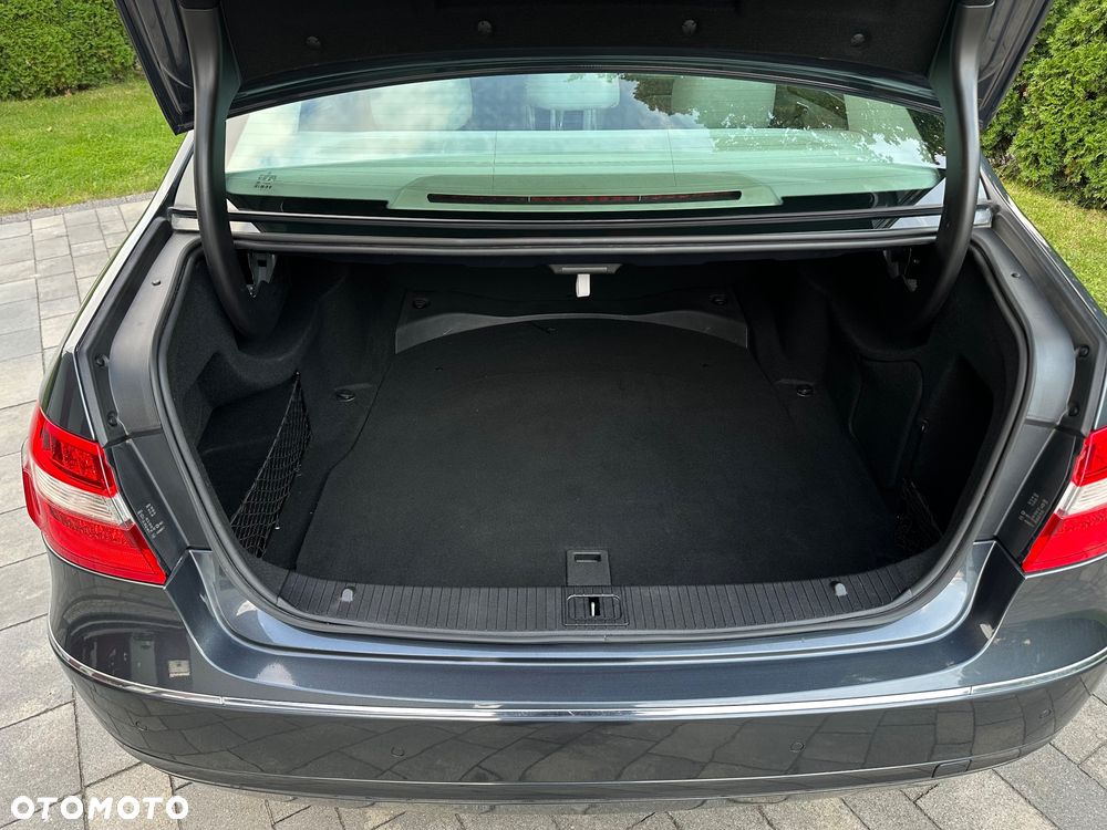 Mercedes-Benz Klasa E 250 T CDI 7G-TRONIC Elegance - 27