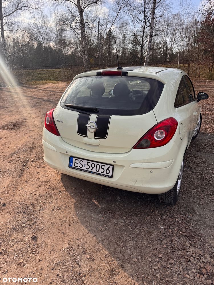 Opel Corsa 1.4 16V Cosmo - 6